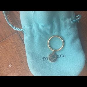 Tiffany 4.5 us yellow gold dangling ring!